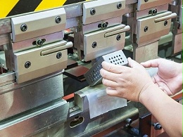 吉林沖壓加工，淺談四柱壓力機(jī)